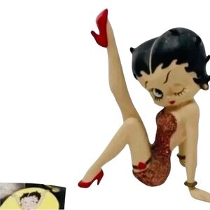 Betty Boop Strike a Pose Figurine Rare Original Edition